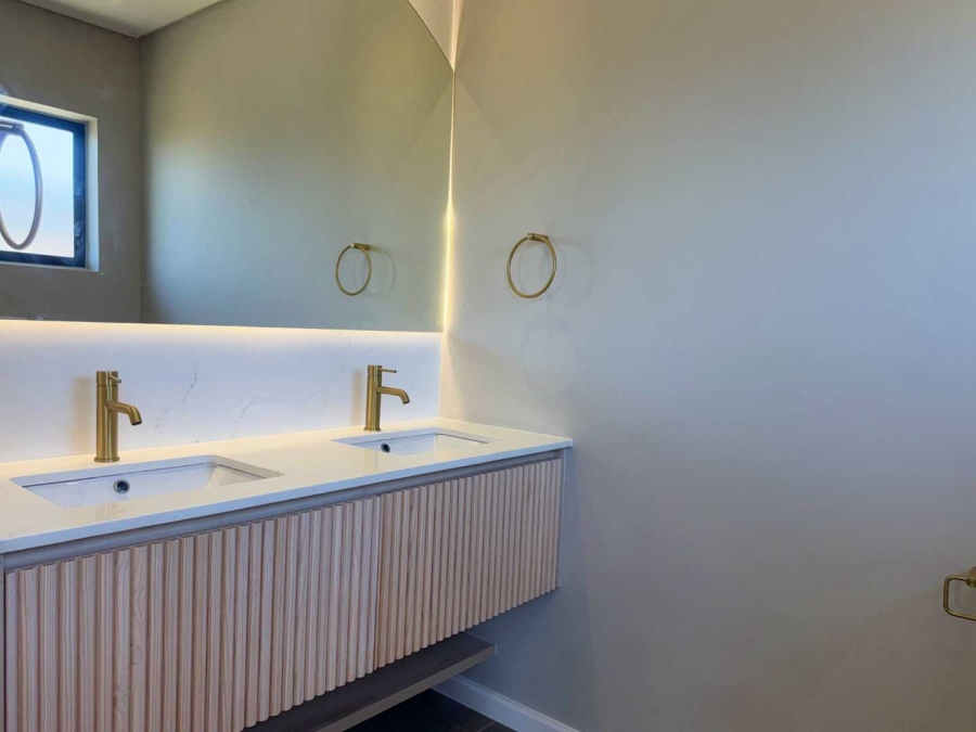 3 Bedroom Property for Sale in Country Club Western Cape